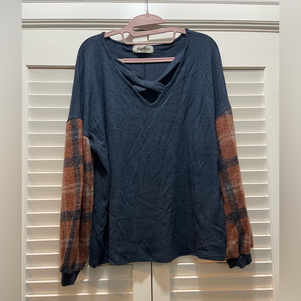 Haptics Plaid Sleeve Top